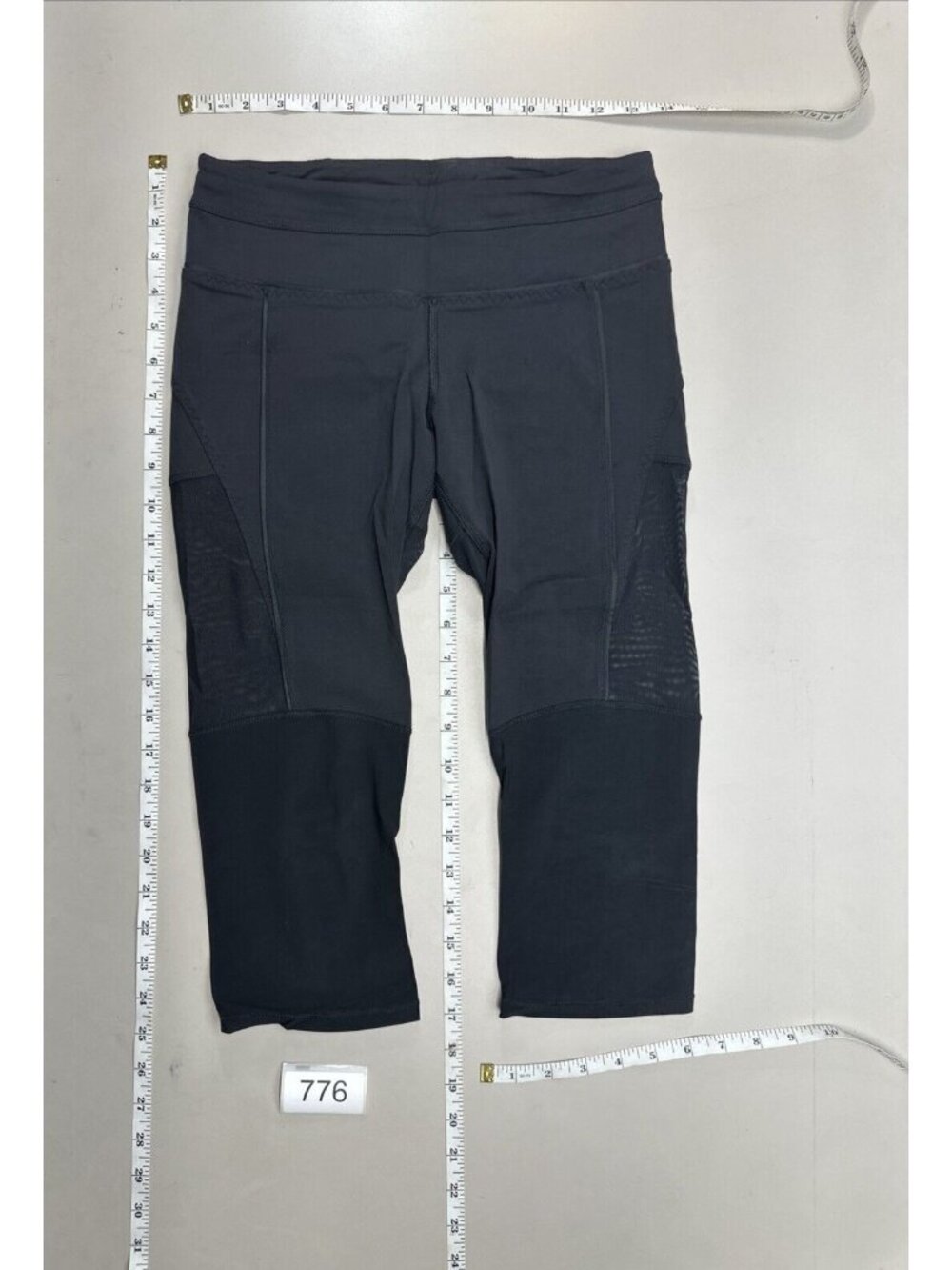 Lululemon Black Cropped Knee Length Yoga Workout Leggings Mesh Cut Outs Atheltic